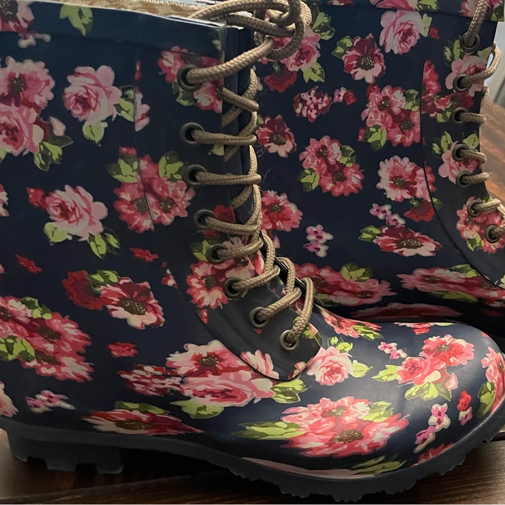 Chooka rubber floral combat rain boots